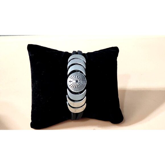 Native American Man‎ In The maze Sterling Magnetic Black Leather Bracelet - Picture 1 of 15